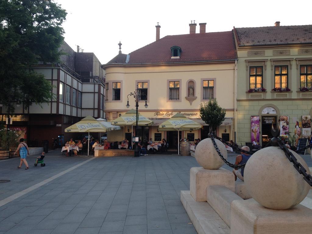 Orchidea Apartman Eger Exteriör bild