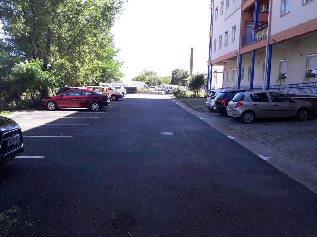 Orchidea Apartman Eger Exteriör bild