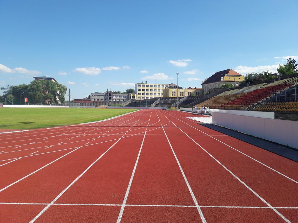 Orchidea Apartman Eger Exteriör bild