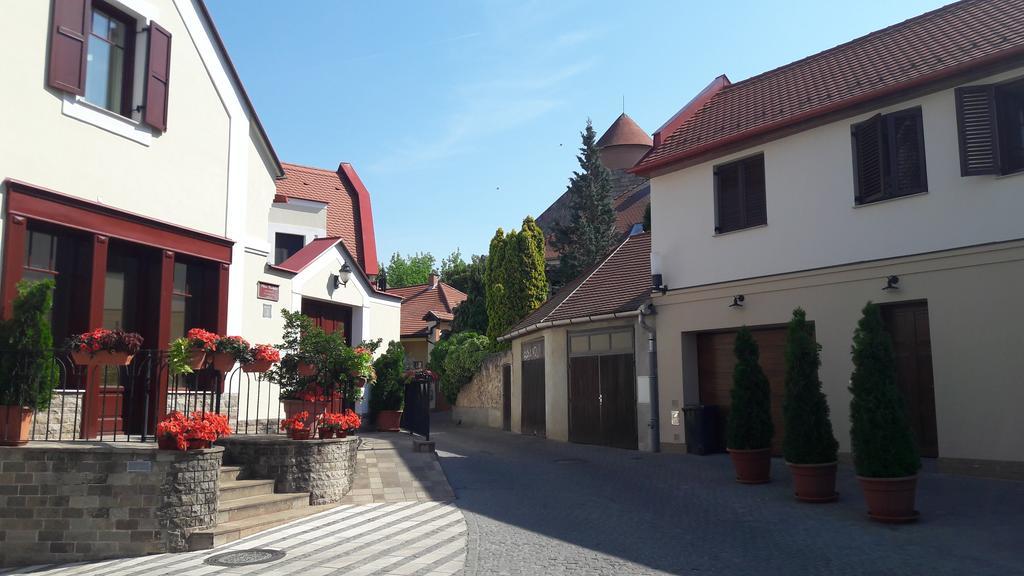 Orchidea Apartman Eger Exteriör bild